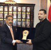 دكتور مجدي أبو فريخة يستقبل وفد الاتحاد الليبي لكرة السلة