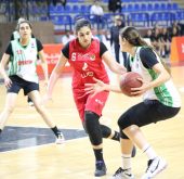سبورتنج يتقدم خطوة أولى نحو لقب الدوري ويهزم الأهلي 94-69