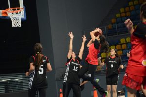 الأهلي وسبورتنج في نهائي دوري المرتبط