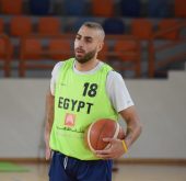إصابة عمر عزب بكسر في الشظية.. وروي رانا: لقد أظهر روحًا يجب أن يفتخر بها كل المصريين