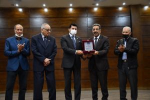 تحت رعاية الدكتور أشرف صبحي.. جمعية رعاية اللاعبين القدامى تكرم الدكتور مجدي أبو فريخة