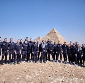 بورجوس وليكلاند سيتي يزوران الأهرامات